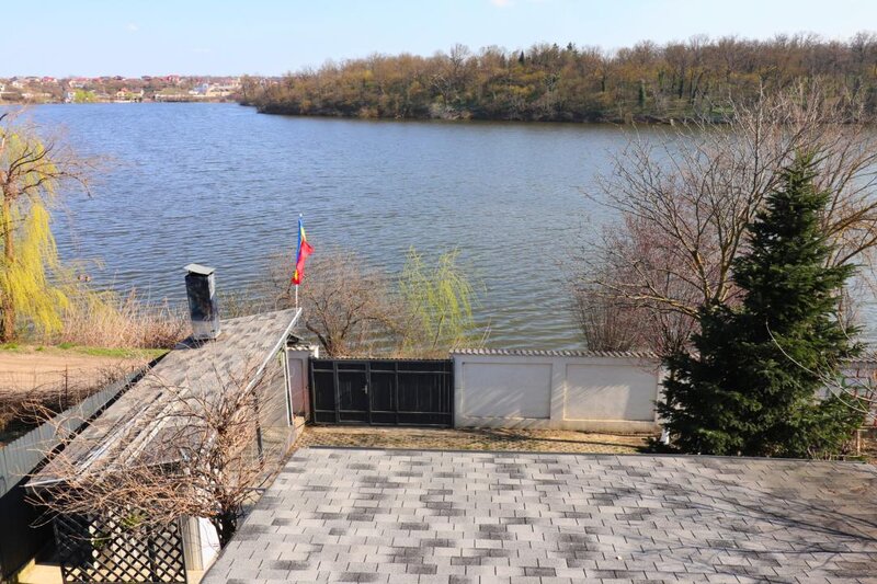 Branesti, vila cu deschidere la lac, constructie 2016, mobilata si utilata